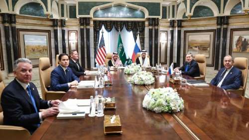 Разговор с Путиным и переговоры США и России анонсировал Трамп