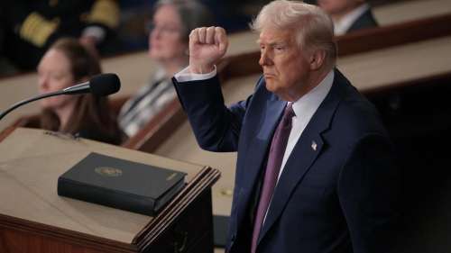 Трамп заявил, что обсудит по телефону с Путиным "раздел активов"