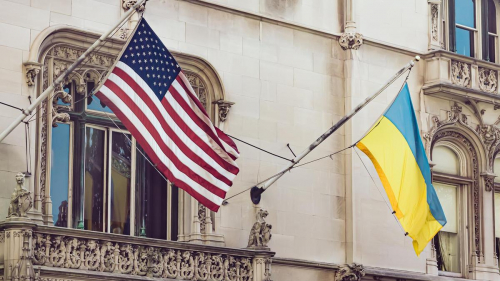 Axios: США и Украина обсуждают "улучшенную" сделку по ресурсам