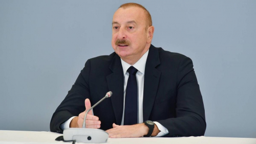 Президент Азербайджана вернулся в Баку из-за крушения самолета близ Актау